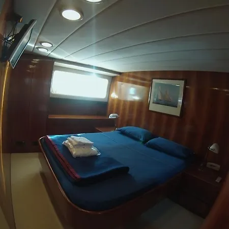 Alalunga Yacht In Porto Venere
