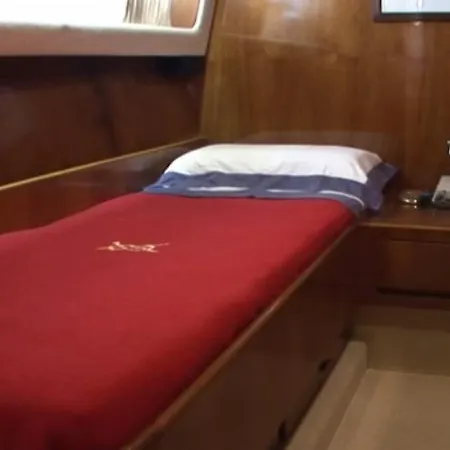 Båthotell Alalunga Yacht In *